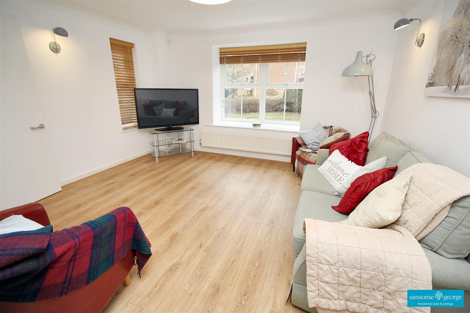 3 bed property in The Knoll, Reading